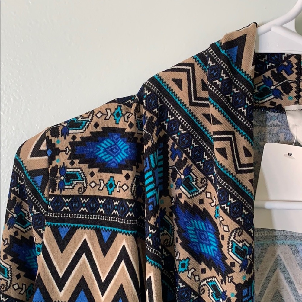Geometric shape shawl - Picture 3 of 4